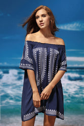 Marineblaues schulterfreies Strandkleid mit geometrischem Print im Bohemian-Stil